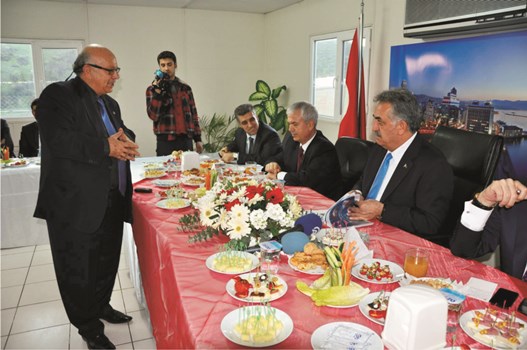 Gümrük Bakanı'na Liman Dosyası