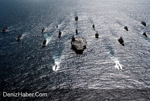 ABD Donanması İran Gemisine Ateş Açtı