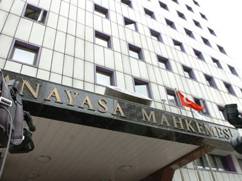 Anayasa Mahkemesi ‘Başkanlar aday olabilir’