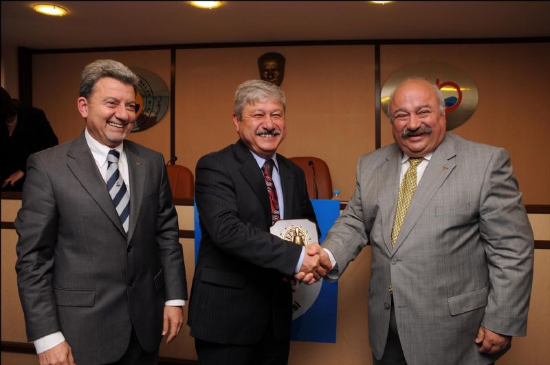 Antalya Yüzünü Denize Dönüyor!