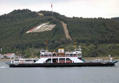 Ezine Araba Vapuru Boğazda Arızalandı