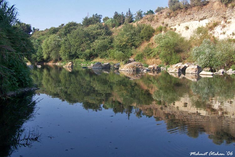 Asi Nehrinde Gondolla Gezilecek