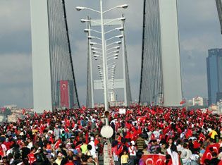 &#039;&#039;Avrasya Maratonu, Boğaziçi Köprüsü&#039;nü yıkabilirdi&#039;&#039;