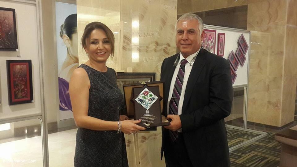 Ressam Ayşen Can Nepal İçin Kolları Sıvadı