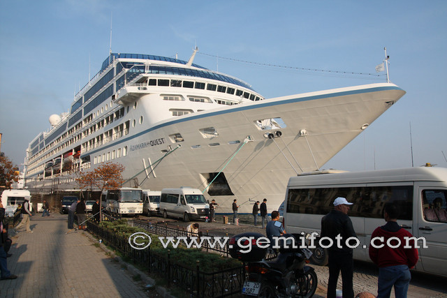 6 Yıldızlı "Azamara Quest" İstanbul'daydı