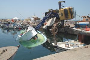 Denize İndirilirken Vinci Böyle Devirdi