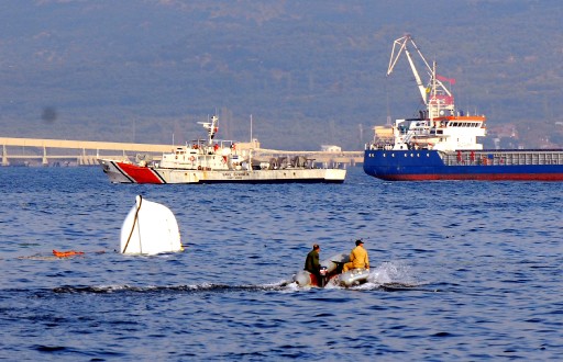 Dalgıçlar Batan Ro-Ro Gemisine Dalış Yapıyor