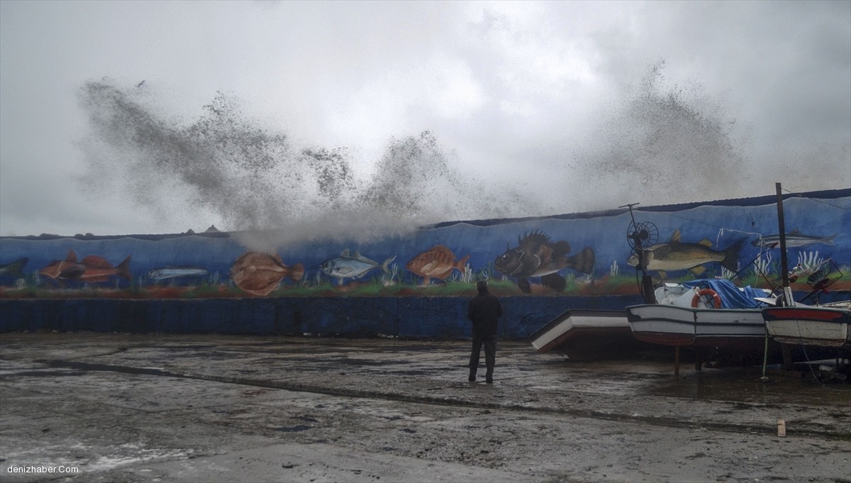 Batı Karadeniz&#039;de Fırtına, Meteoroloji Uyardı
