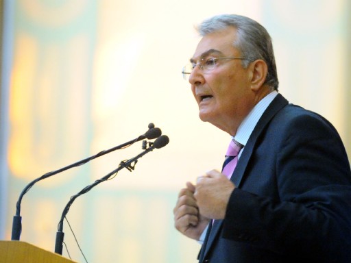 Baykal: "Başbakan Nutuk Atıyor"