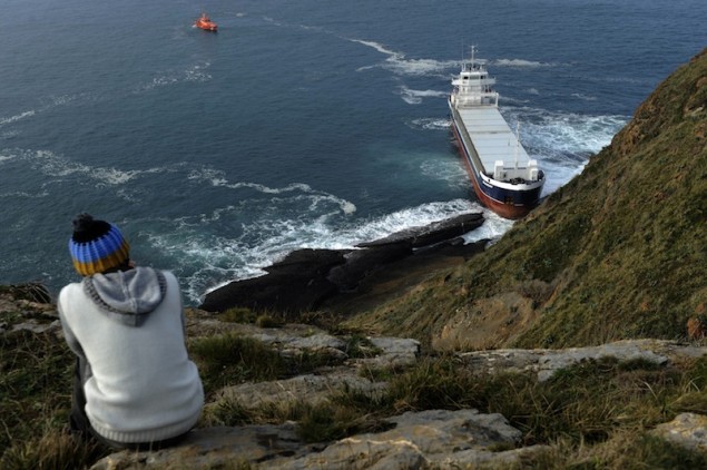 Karaya Çıkan Gemiyi Böyle Kurtardılar...