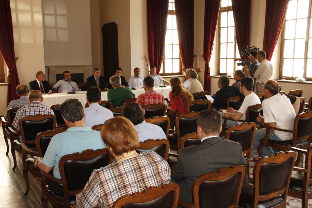 Bergama'da Çandarlı'nın İlçe Olmasına İsyan