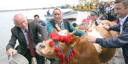 Beşikdüzü 38 Deniz Şehidini Unutmadı