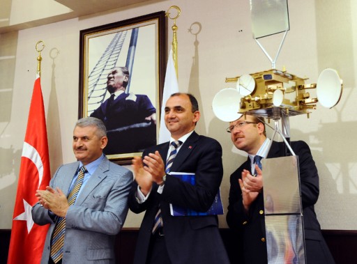 Yıldırım'dan Türksat Ekibine Tebrik