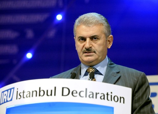 Bakan Yıldırım Iru Kongresindeydi