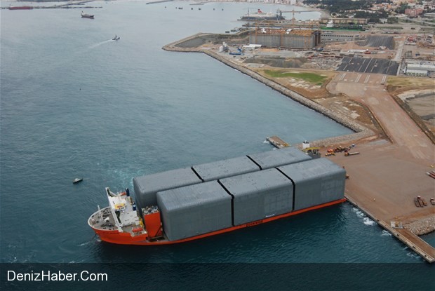 Başka Hiç bir Deniz Taşıtına Benzemiyor