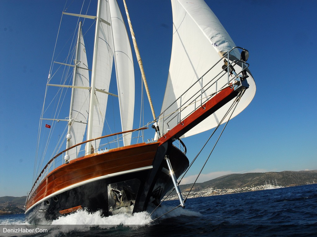 Yolcu Tekneleri Ceneviz Koyunda çarpıştı