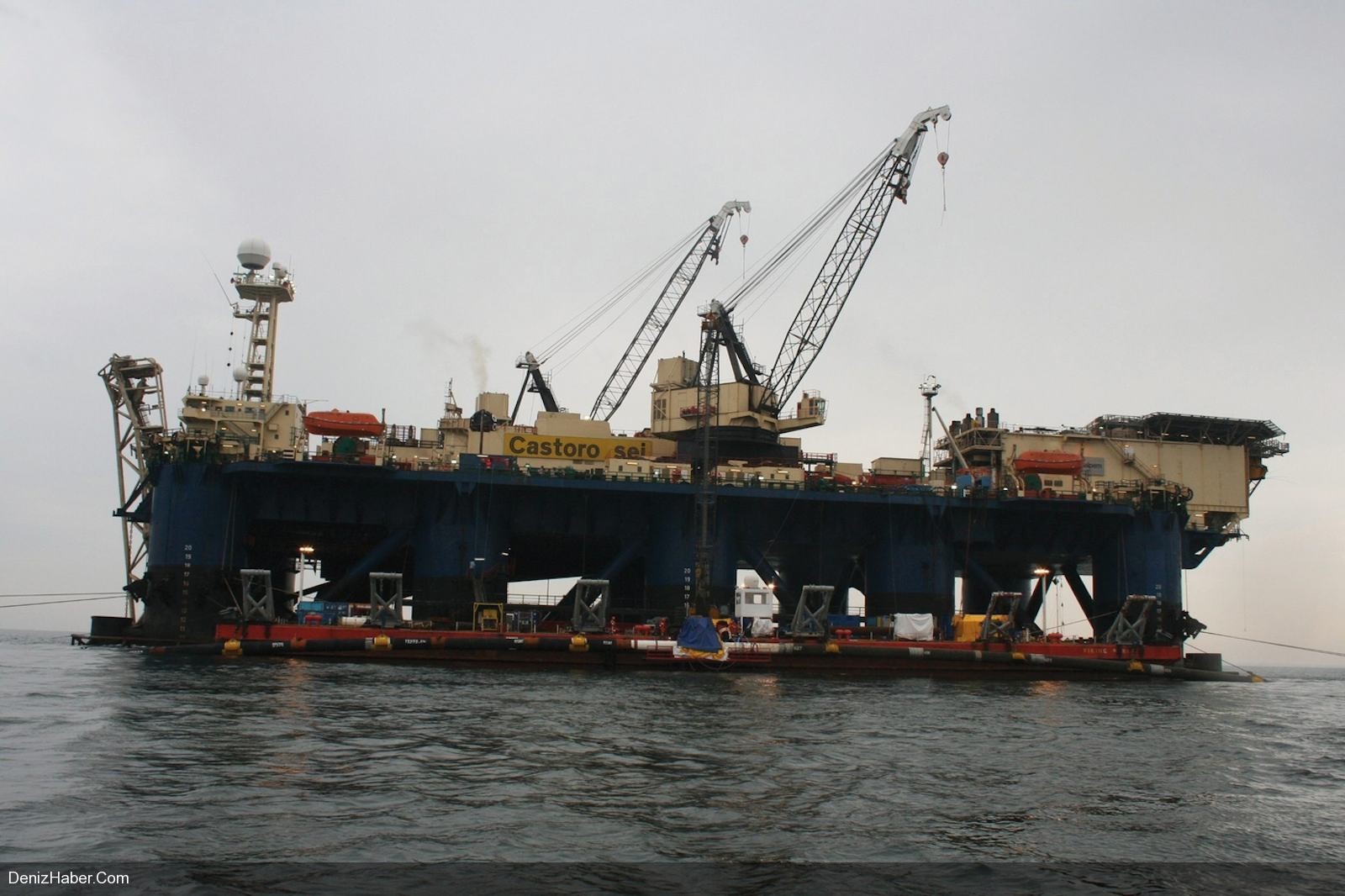 "Castoro Sei' çanakkale Boğazını kapattı