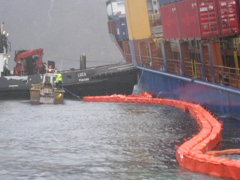 Konteyner Gemisi Celine Karaya Oturdu