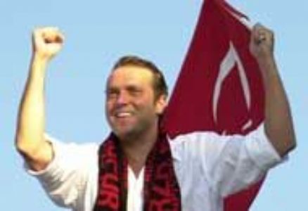 Cem Uzan Fransa&#039;ya sığındı