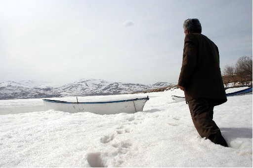 Golde Buzlar Erimeye Basladi