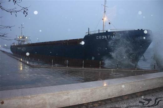 Ereğli&#039;de Karaya Vuran Gemi Kurtarılamadı