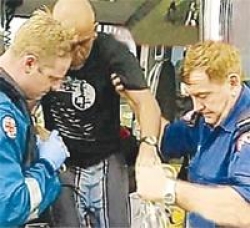 Dev Dalgalar Arasında Can Pazarı