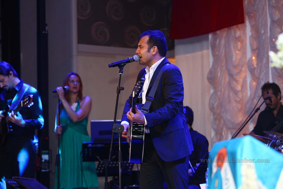 Denizciler  Ferhat Göçer ile coştu