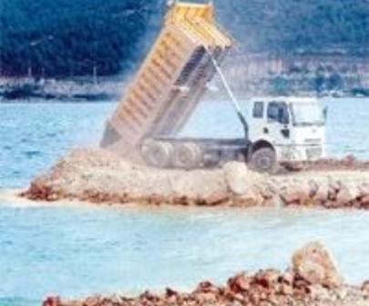 Denizi Doldurdular Yetkililer Seyretti