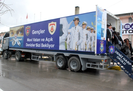 Deniz Kuvvetleri Tırı Tanıtım Yapıyor