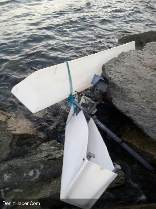 Deniz bisikletinin parçaları sahile vurdu