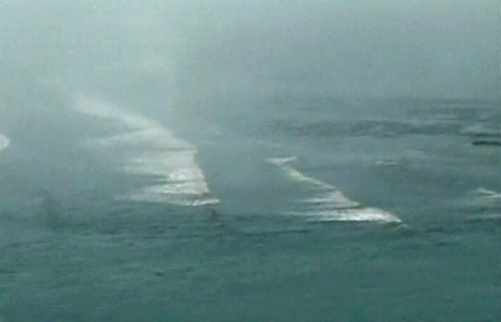 Rus gemisi fırtınada sıkıntı yaşadı