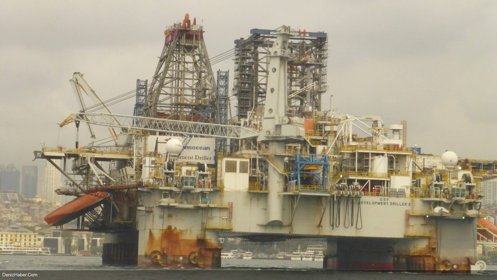 Dev platform İstanbul Boğazında!