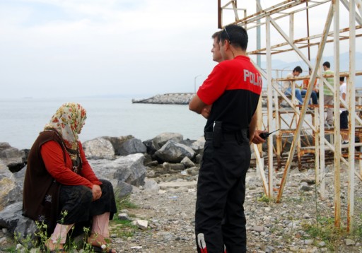 Kız Dünürlerine Denizde Protesto