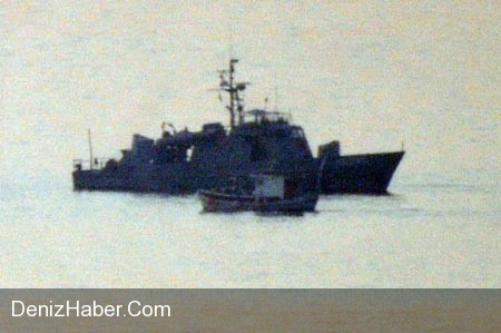 Yunan Botu Savaş Gemilerini Görünce Uzaklaştı