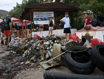 Ege ve Akdeniz kıyları çöplük gibi