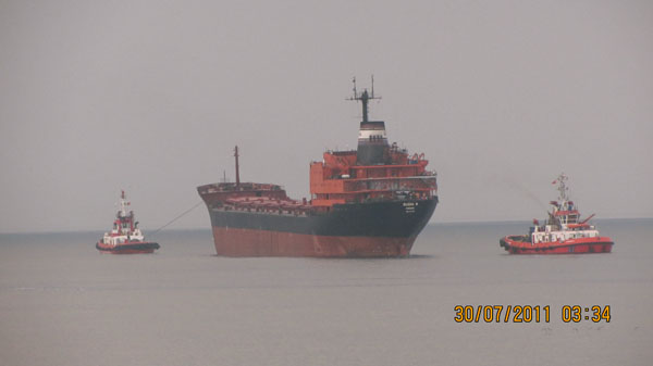 ELENA B Boğazda Arızalandı