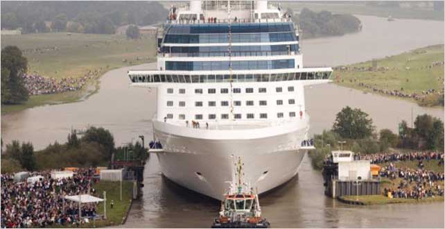 Dünyanın En Büyük Yolcu Gemisi Denizde
