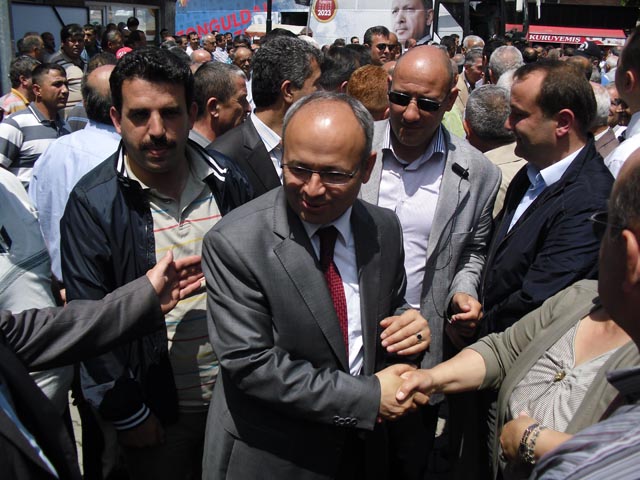 Meclise Girdi: &#039;İlk Hedef Tersaneler&#039;