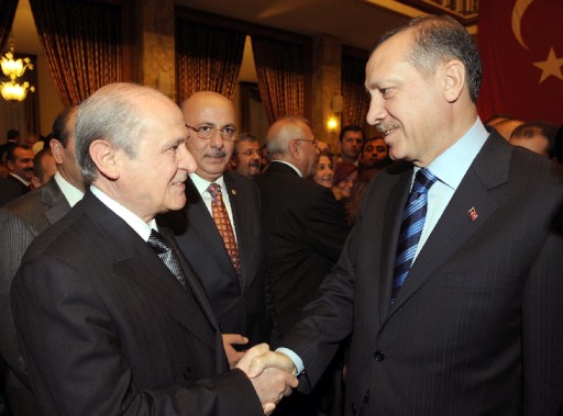 Erdoğan-Bahçeli: Sıcak Tokalaşma