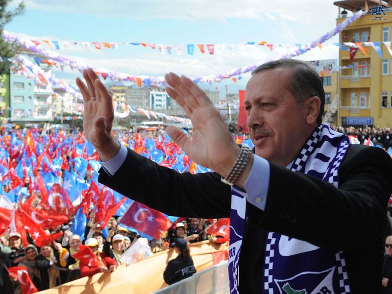 "Kimse Zorda Değil, Gerçekler Başka..."