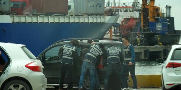 Gemi Kaptanın Eroini Teslim Alma Anı