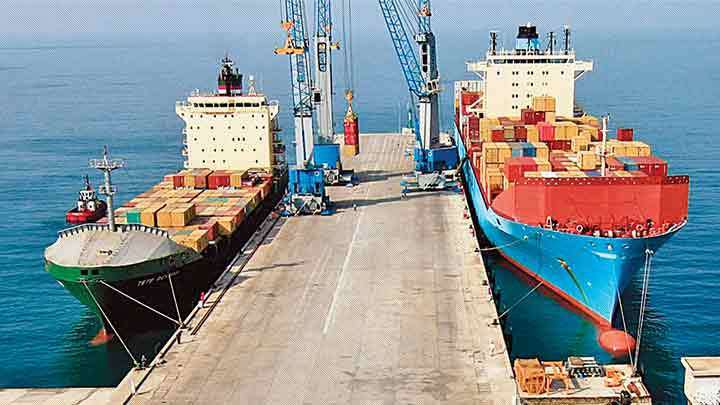 Devler limanlar için kapışıyor...