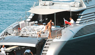 Sevgili de tekne de yeni!