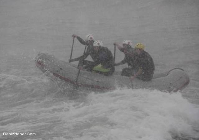Kar ve Fırtına Rizeli Raftingcilere Engel Olamadı
