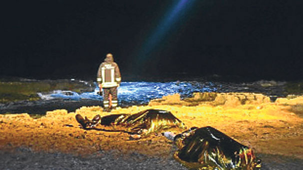 Mültecileri tatilci aile gibi kaçırıyorlar