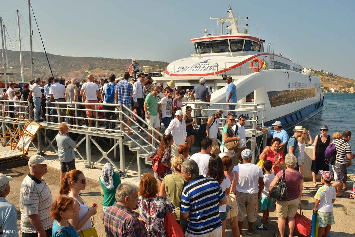 Foça&#039;ya Gemi Seferleri Büyük İlgi Gördü