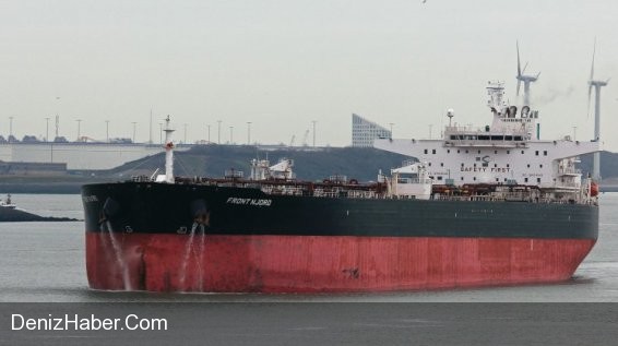 Tanker Ve Balıkçı Gemisi Çarpıştı