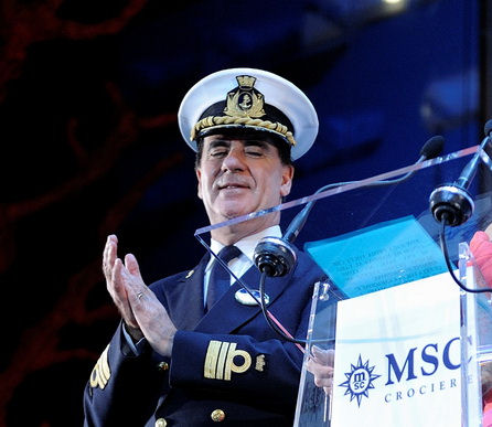 MSC Magnifica&#039;nın Kaptanı Öğrencilerle
