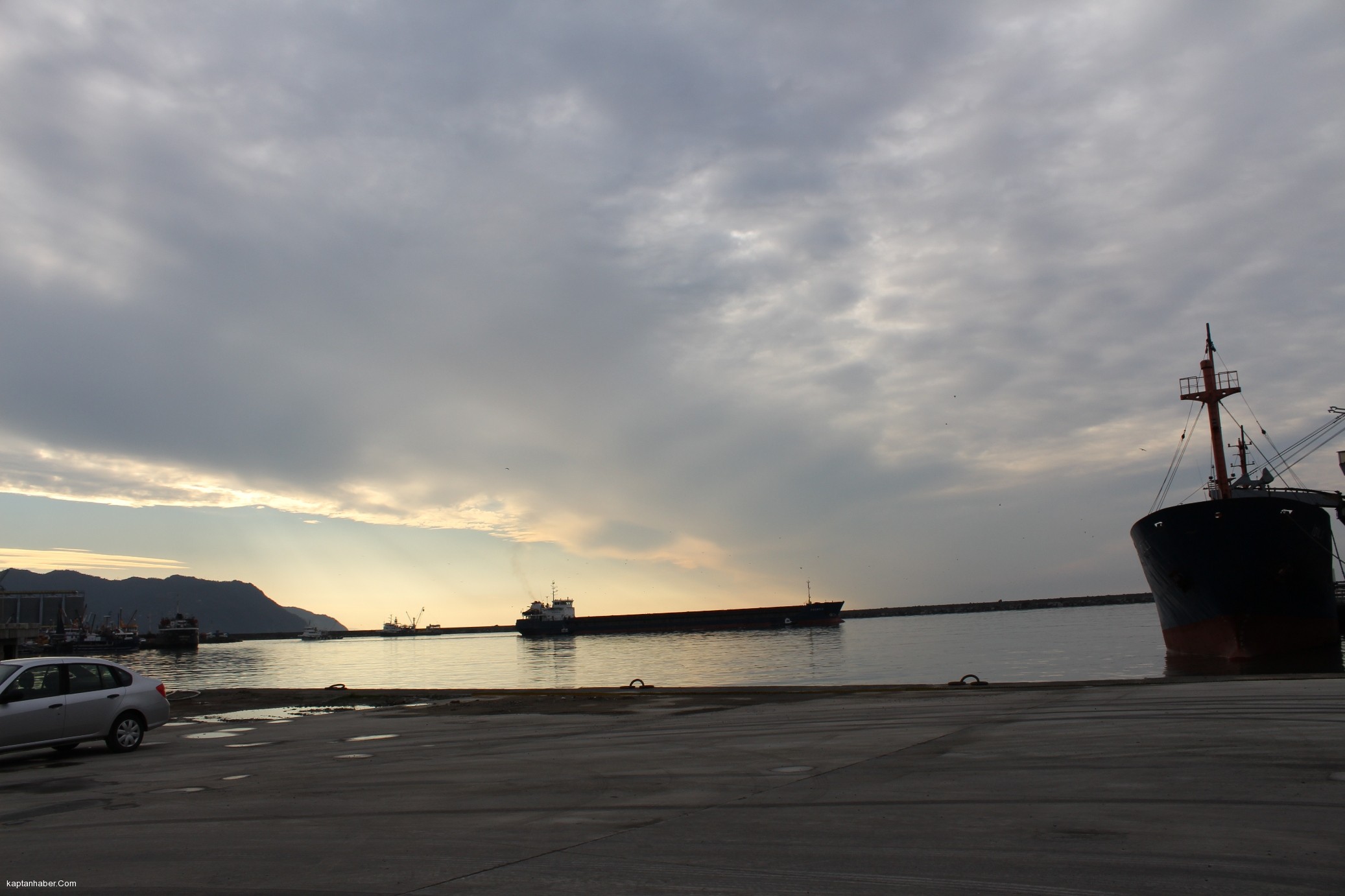 Hopa Limanında ÖTV ve KDV&#039;siz Yakıt Satışına Başlandı