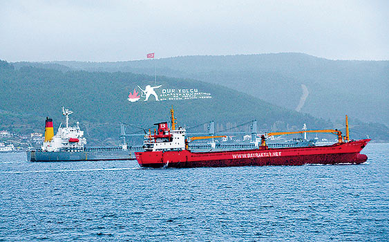 Boğazlardan Geçen Gemi Sayısı Azaldı